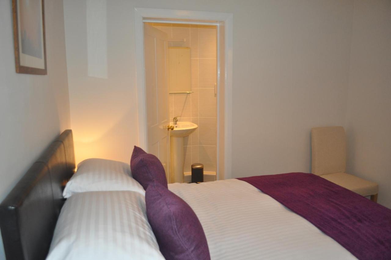Woodlands 159 Bed & Breakfast Pershore Bagian luar foto