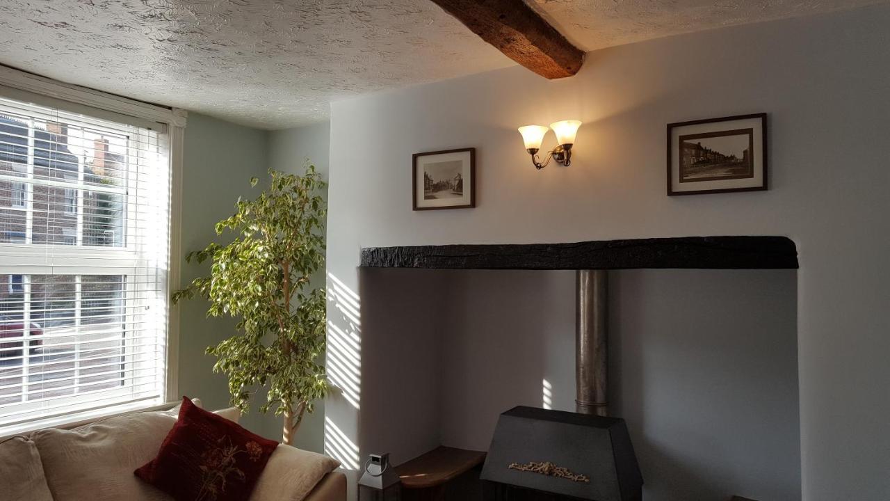 Woodlands 159 Bed & Breakfast Pershore Bagian luar foto