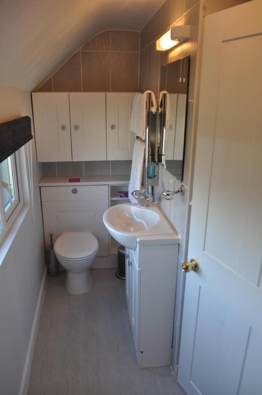 Woodlands 159 Bed & Breakfast Pershore Bagian luar foto
